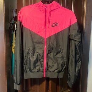 Nike windbreaker small